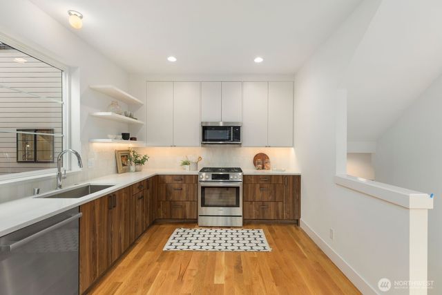 3932 S Angeline Street, Seattle, WA 98118