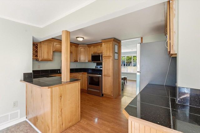 3223 N 83rd STREET, Milwaukee, WI 53222