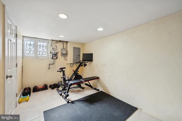 1319 SNYDER AVE, Philadelphia, PA 19148