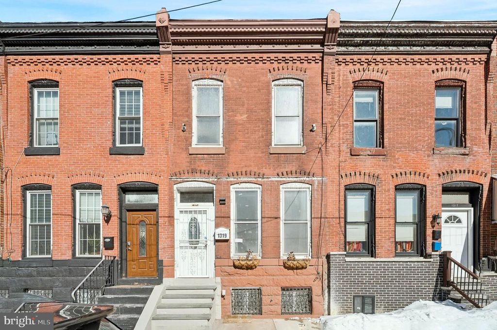 1319 SNYDER AVE, Philadelphia, PA 19148