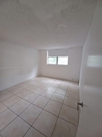 1805 Sans Souci Boulevard 331, North Miami, FL 33181