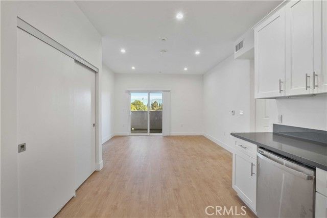 8750 Sepulveda Boulevard 404, North Hills (los Angeles), CA 91343