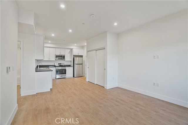 8750 Sepulveda Boulevard 404, North Hills (los Angeles), CA 91343