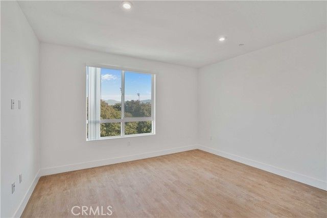 8750 Sepulveda Boulevard 404, North Hills (los Angeles), CA 91343