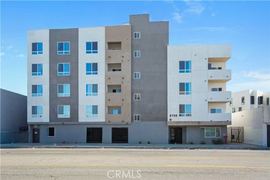 8750 Sepulveda Boulevard 404, North Hills (los Angeles), CA 91343