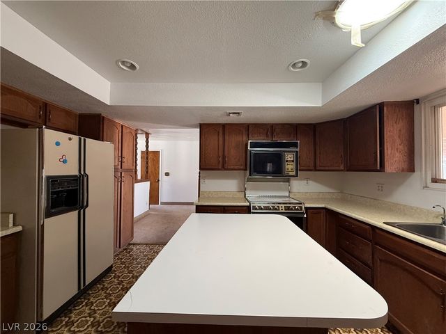 1560 Rocking Horse Drive, Henderson, NV 89002