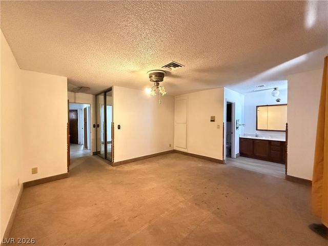 1560 Rocking Horse Drive, Henderson, NV 89002
