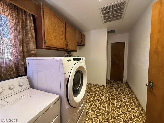 1560 Rocking Horse Drive, Henderson, NV 89002