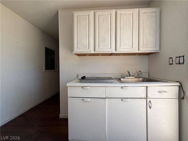 1560 Rocking Horse Drive, Henderson, NV 89002