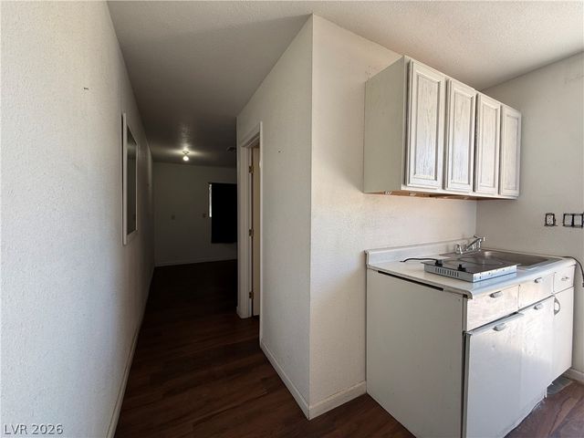 1560 Rocking Horse Drive, Henderson, NV 89002