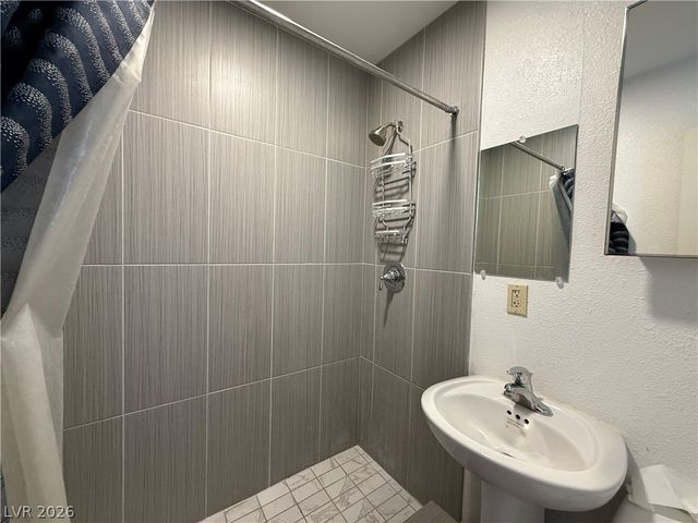 1560 Rocking Horse Drive, Henderson, NV 89002