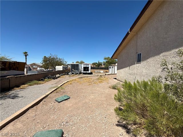 1560 Rocking Horse Drive, Henderson, NV 89002
