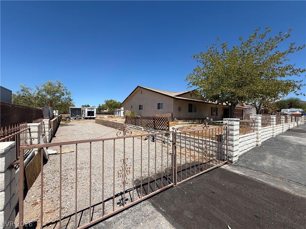 1560 Rocking Horse Drive, Henderson, NV 89002 — photo 5