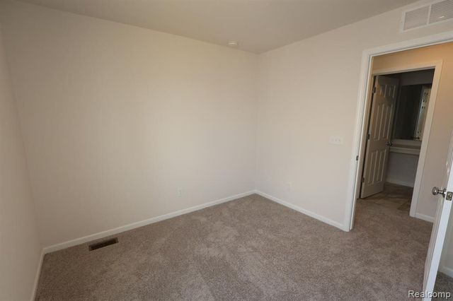 362 Hidden River, Holly, MI 48442