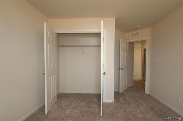 362 Hidden River, Holly, MI 48442