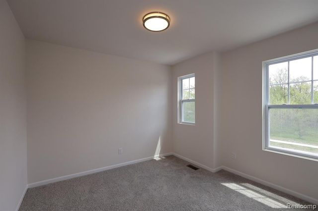 362 Hidden River, Holly, MI 48442