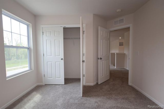 362 Hidden River, Holly, MI 48442