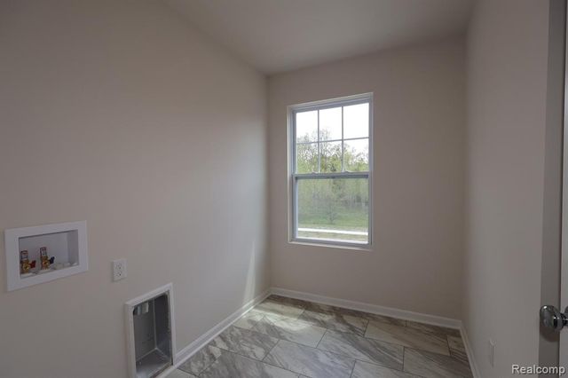 362 Hidden River, Holly, MI 48442