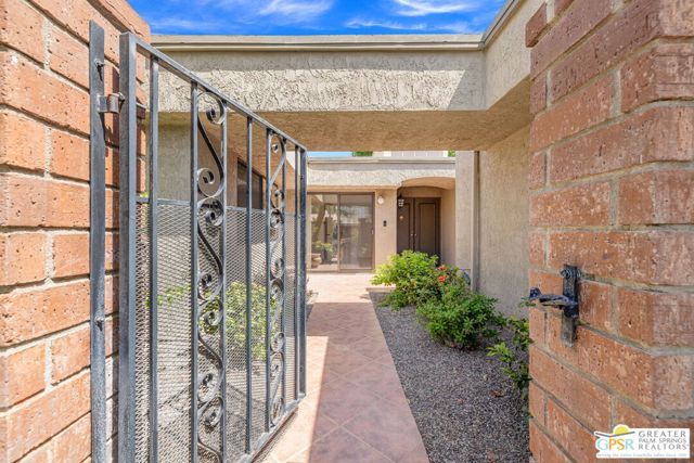 3020 Calle Loreto, Palm Springs, CA 92264