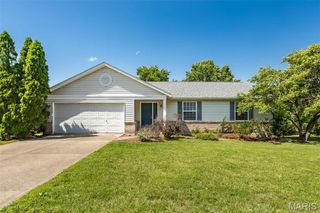 216 Maple Point Drive, St Charles, MO 63304