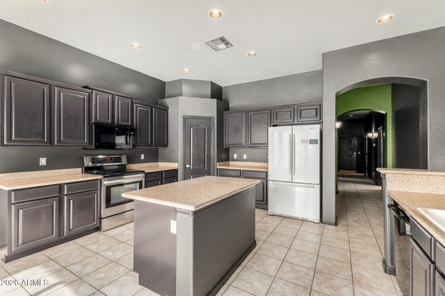 7233 W COTTONTAIL Lane, Peoria, AZ 85383