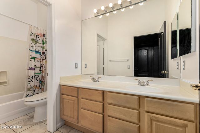 7233 W COTTONTAIL Lane, Peoria, AZ 85383