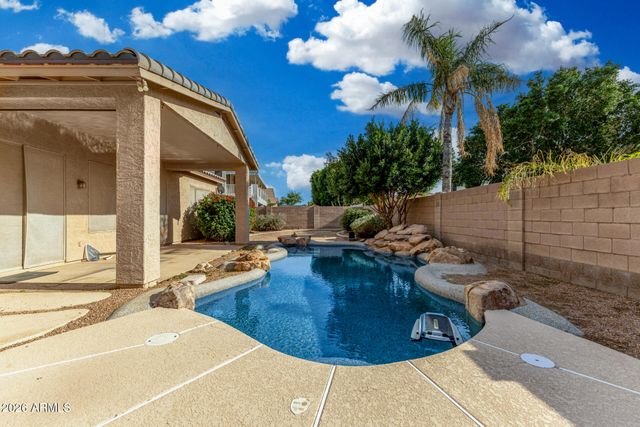 7233 W COTTONTAIL Lane, Peoria, AZ 85383