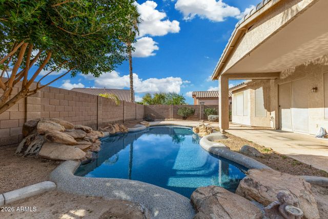 7233 W COTTONTAIL Lane, Peoria, AZ 85383