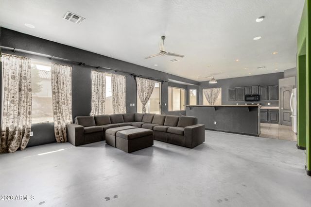 7233 W COTTONTAIL Lane, Peoria, AZ 85383