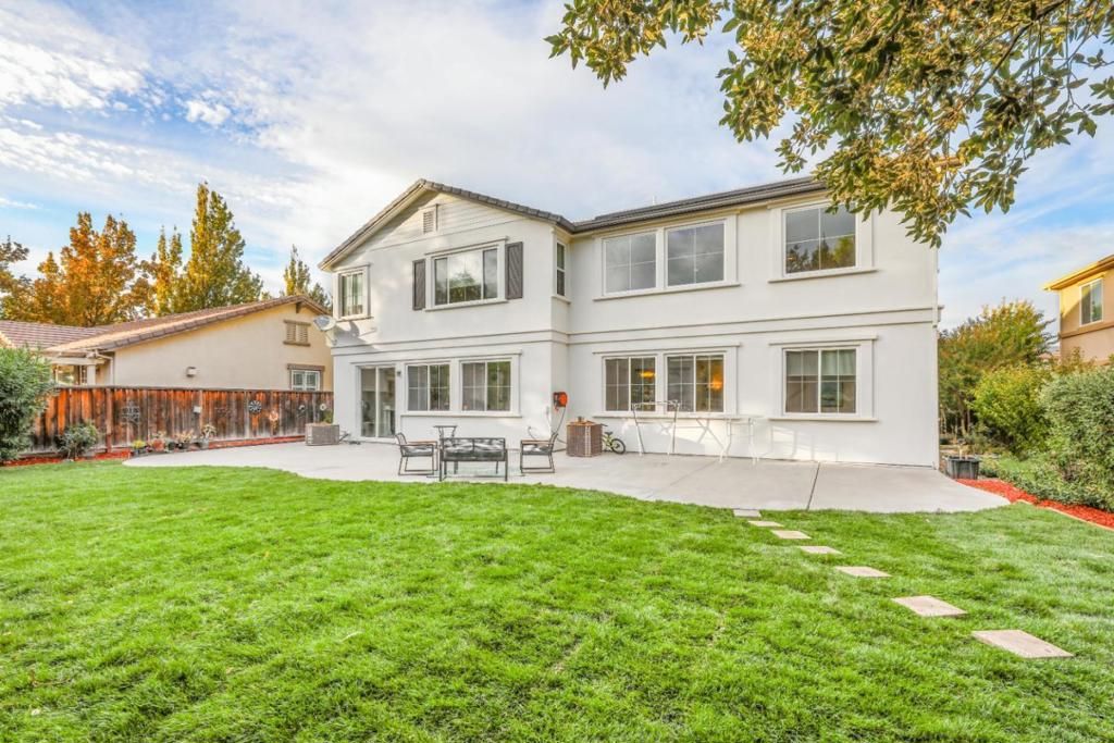Image 2 of property listing at 310 Ashlee Avenue, Tracy, CA 95391