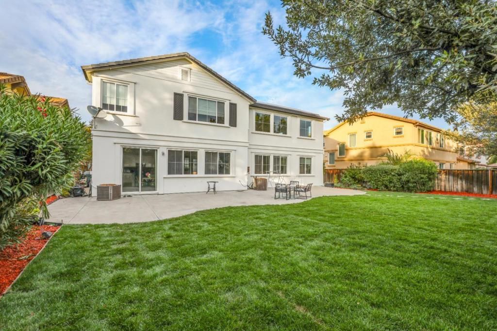 Image 3 of property listing at 310 Ashlee Avenue, Tracy, CA 95391