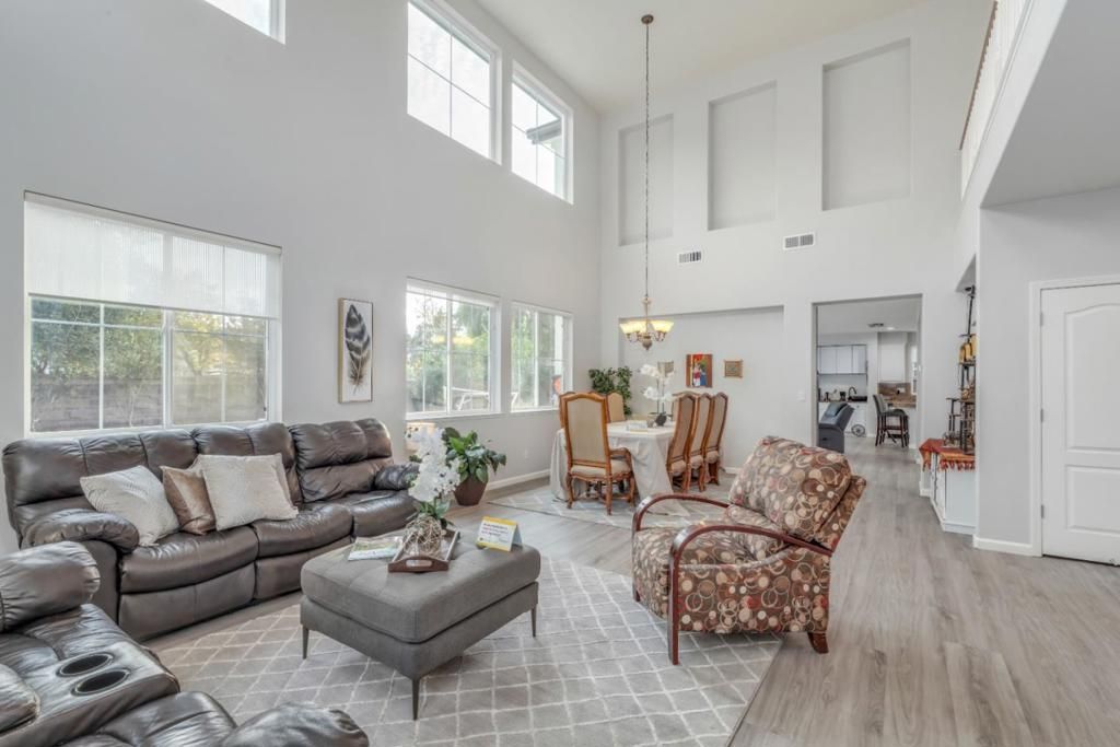 Image 4 of property listing at 310 Ashlee Avenue, Tracy, CA 95391