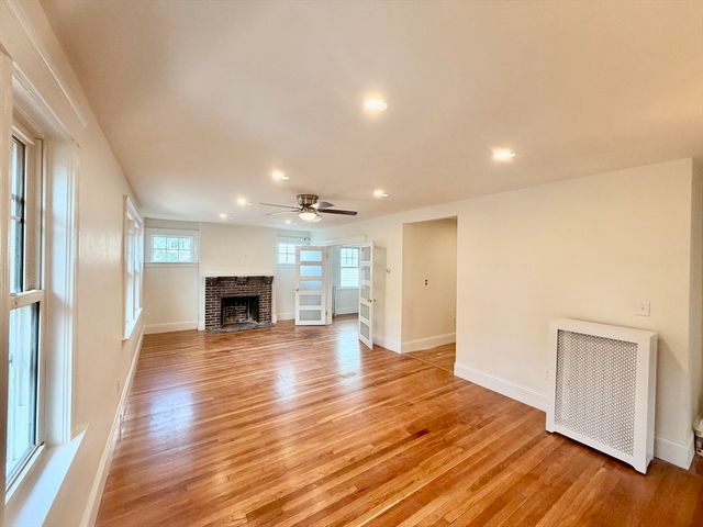 37 Rogers Park 2, Boston, MA 02135