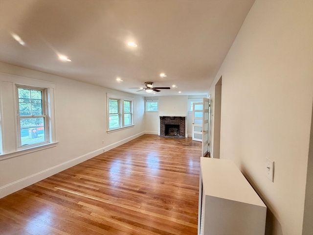 37 Rogers Park 2, Boston, MA 02135