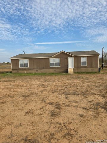 132 S Price, Poteet, TX 78065