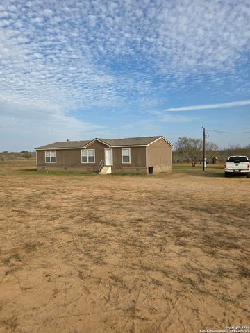 132 S Price, Poteet, TX 78065