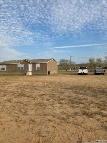 132 S Price, Poteet, TX 78065