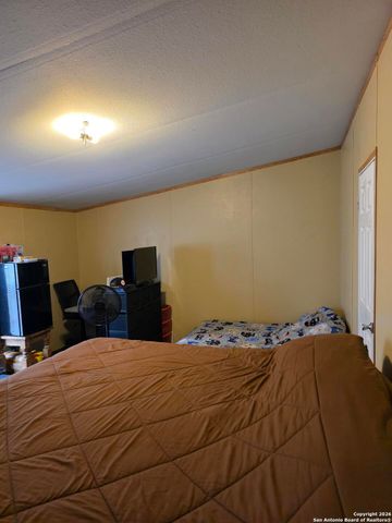 132 S Price, Poteet, TX 78065