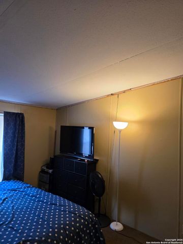 132 S Price, Poteet, TX 78065