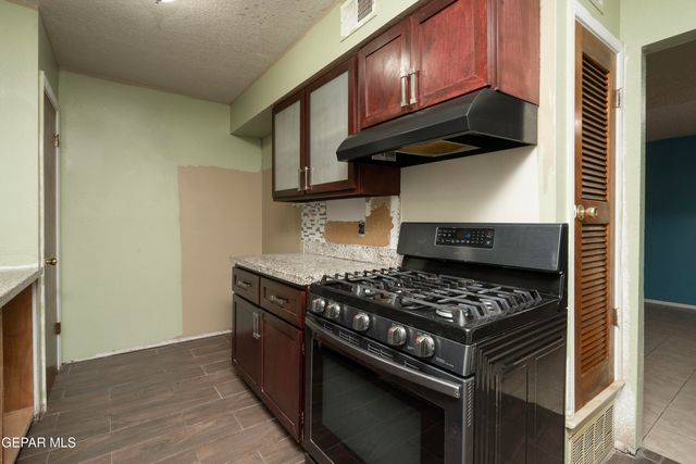 10832 SAPPHIRE Street, El Paso, TX 79924