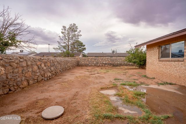 10832 SAPPHIRE Street, El Paso, TX 79924