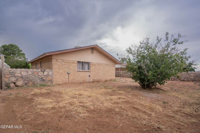 10832 SAPPHIRE Street, El Paso, TX 79924