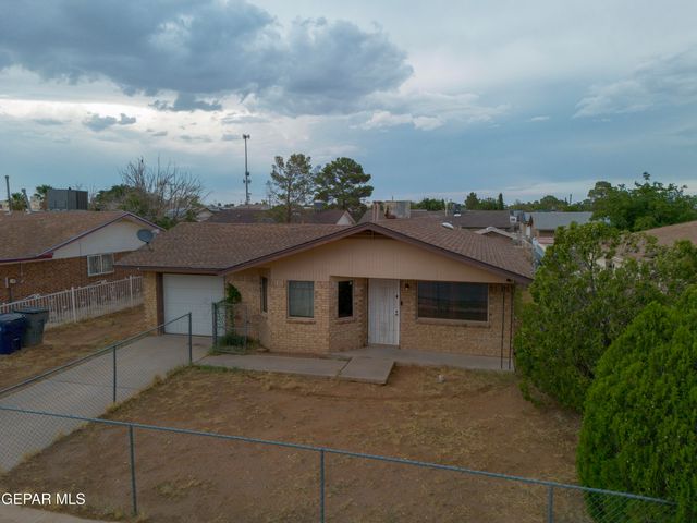 10832 SAPPHIRE Street, El Paso, TX 79924