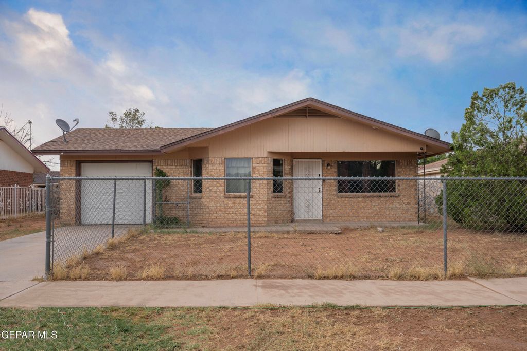 10832 SAPPHIRE Street, El Paso, TX 79924