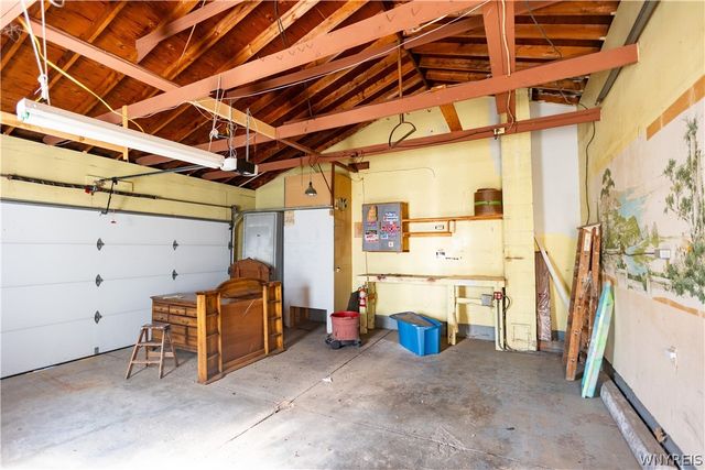 176 Rosewood Drive, West Seneca, NY 14224