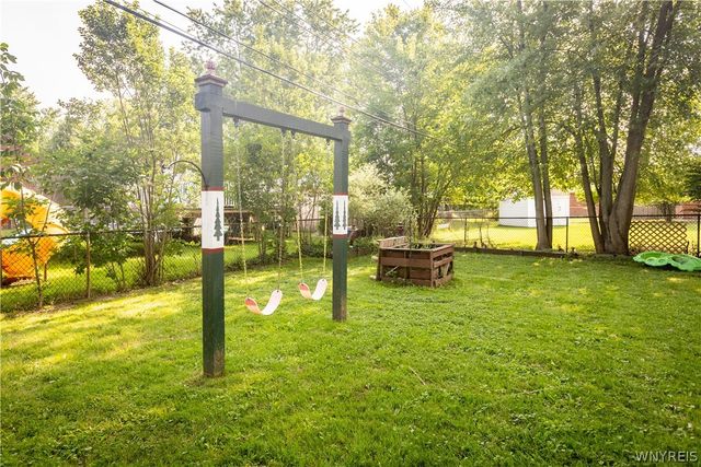 176 Rosewood Drive, West Seneca, NY 14224