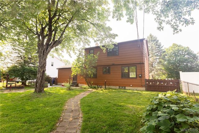 176 Rosewood Drive, West Seneca, NY 14224