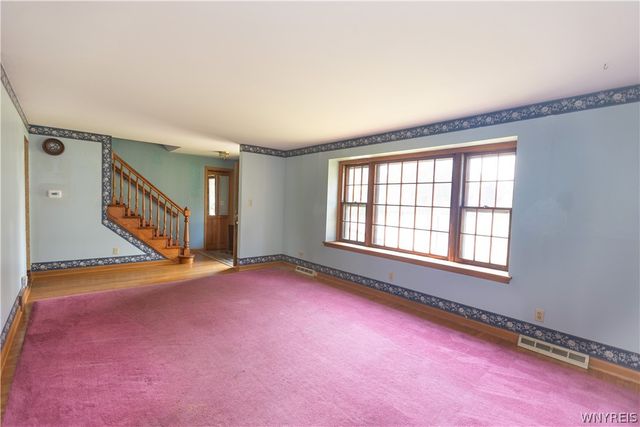 176 Rosewood Drive, West Seneca, NY 14224