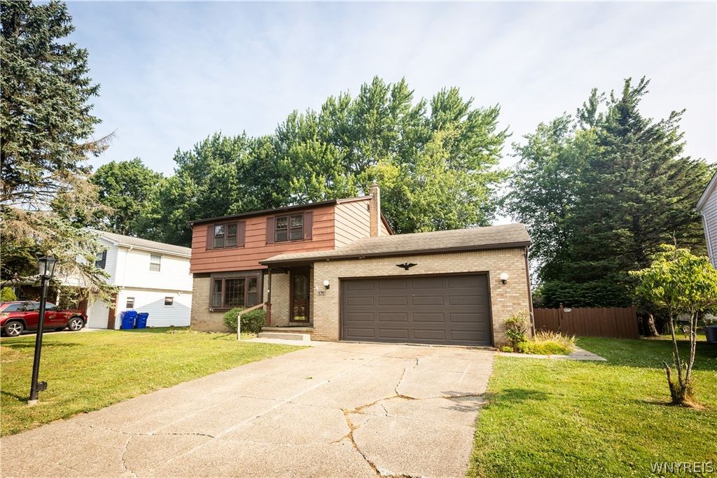 176 Rosewood Drive, West Seneca, NY 14224