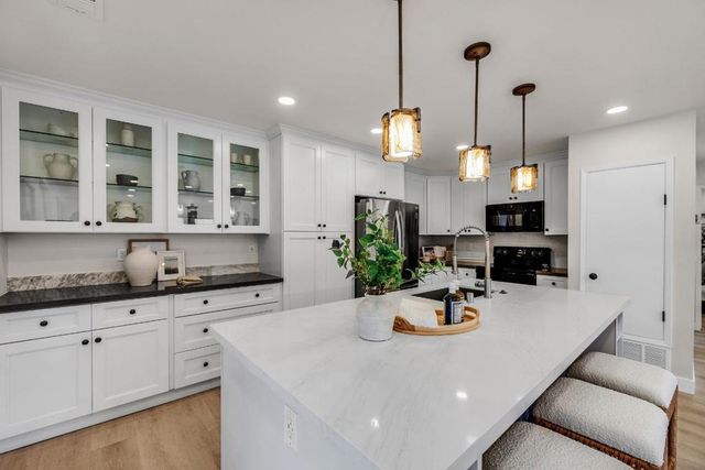 205 Red Oak Drive M, Sunnyvale, CA 94086